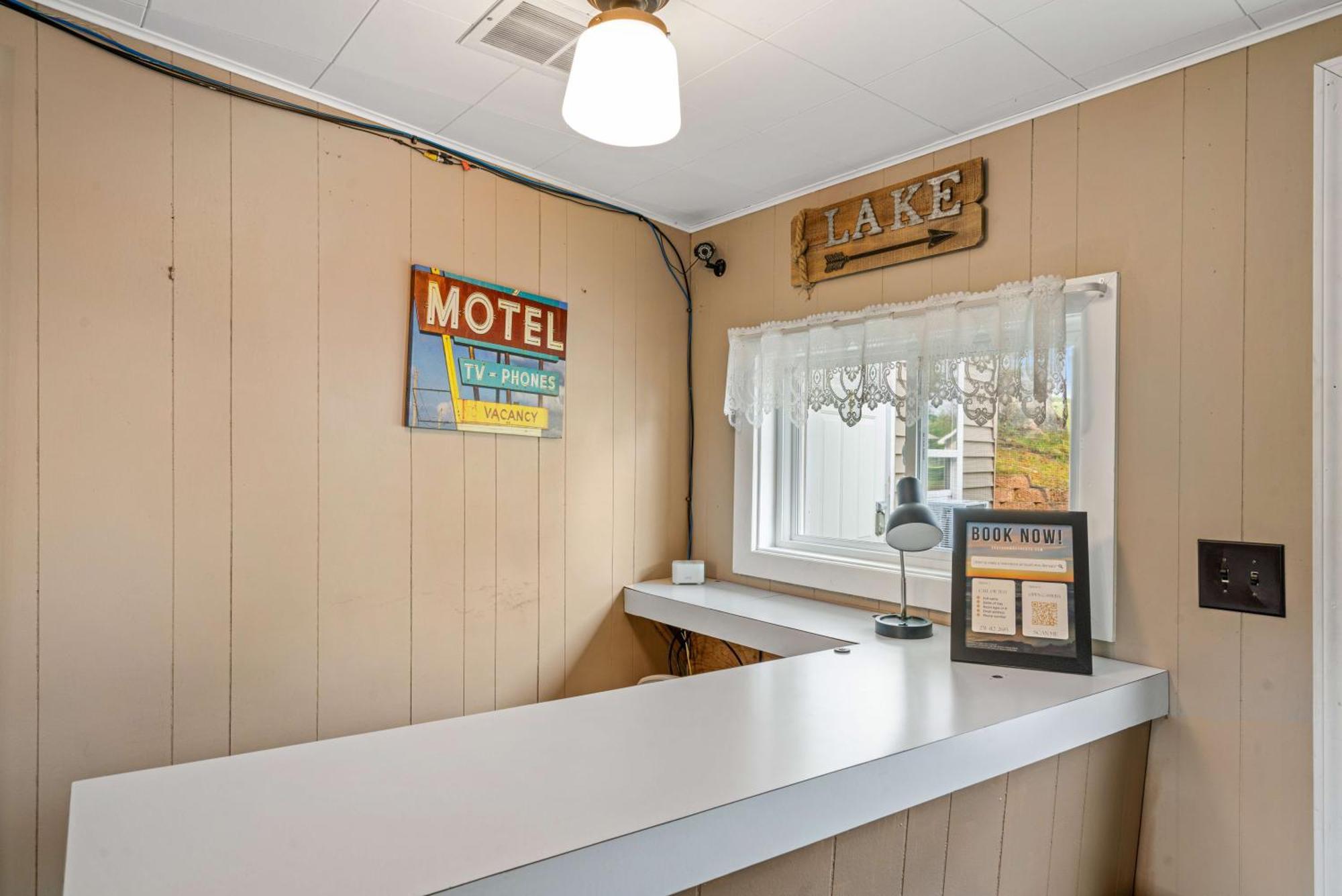 South Arm Retreats Motel East Jordan Eksteriør bilde