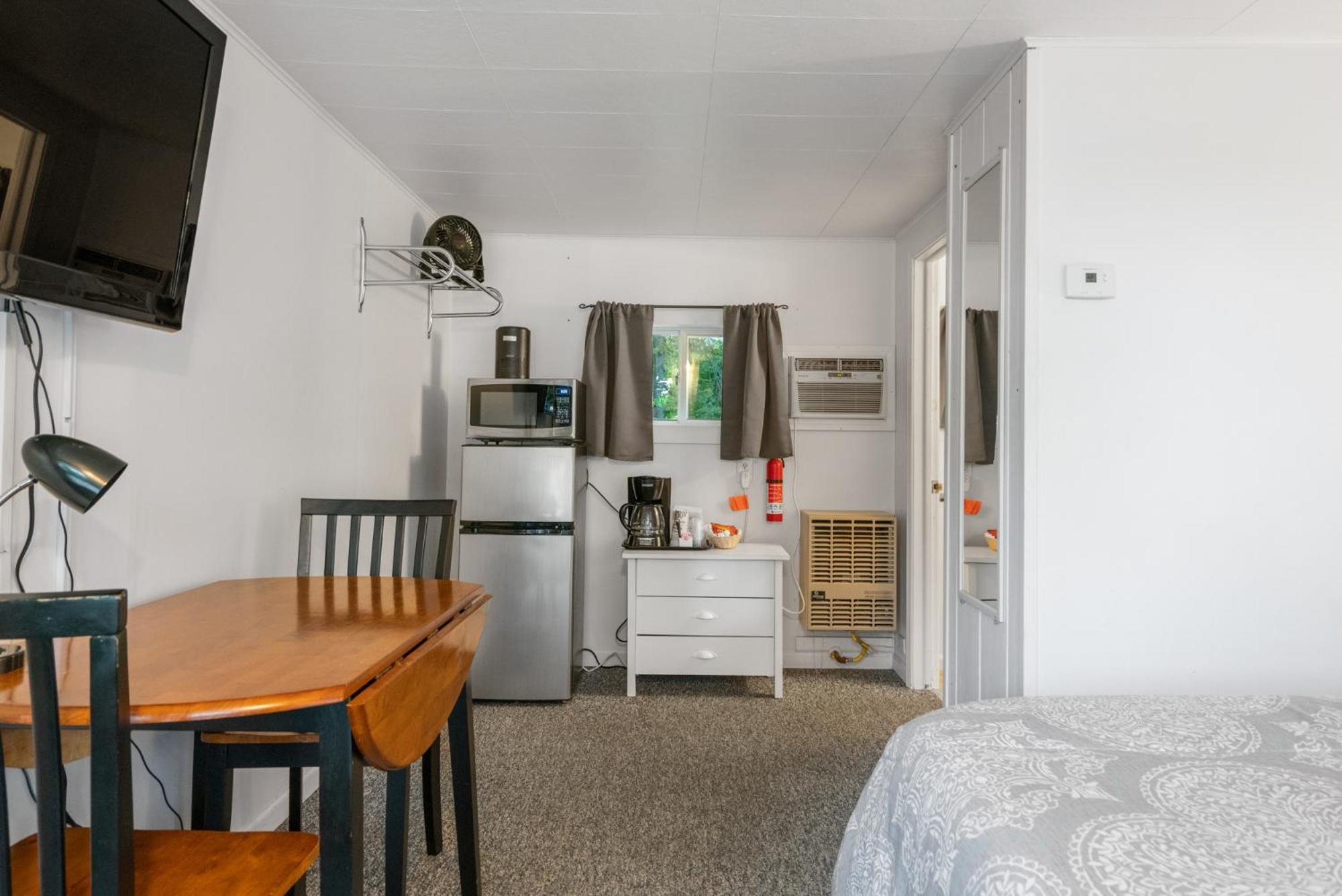 South Arm Retreats Motel East Jordan Eksteriør bilde