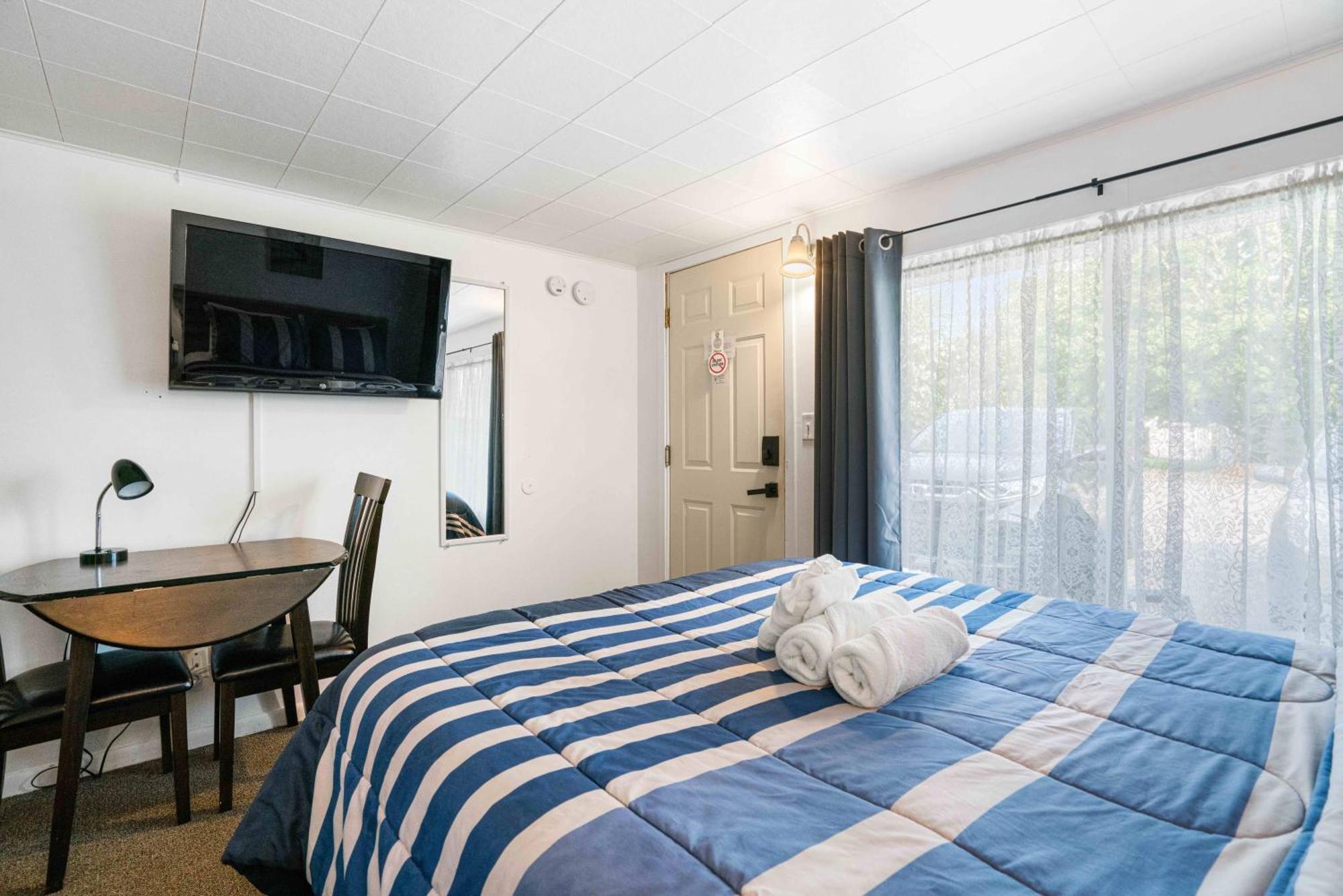 South Arm Retreats Motel East Jordan Eksteriør bilde