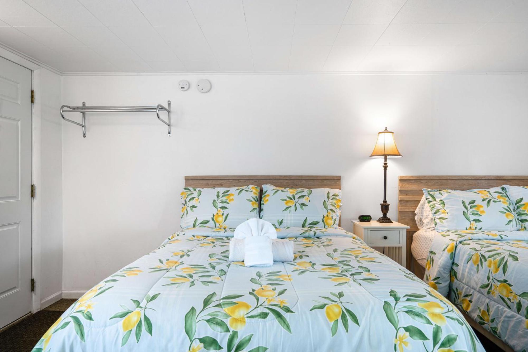 South Arm Retreats Motel East Jordan Eksteriør bilde
