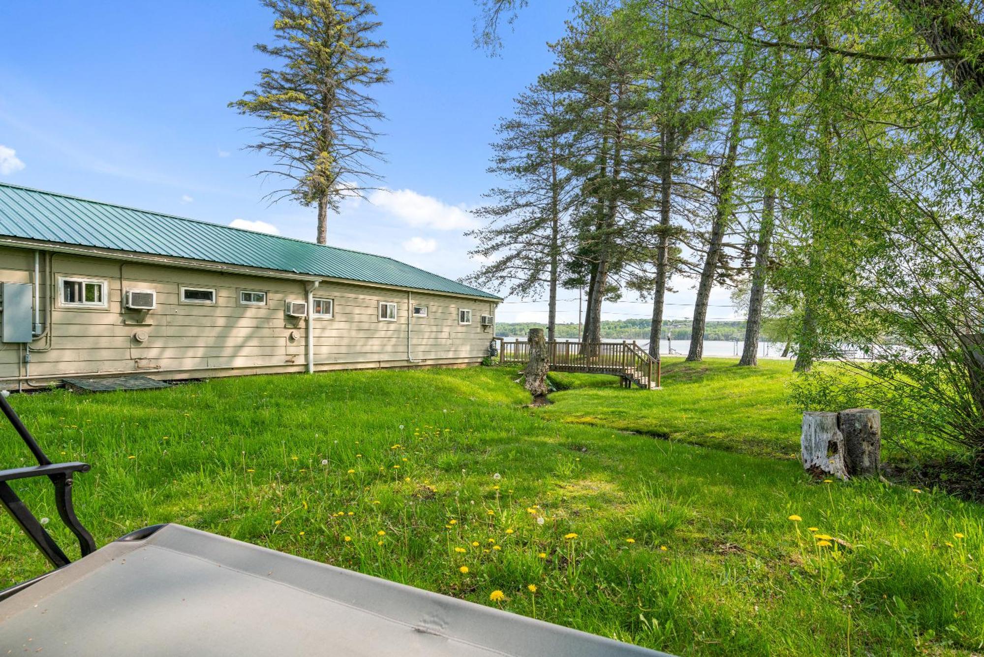 South Arm Retreats Motel East Jordan Eksteriør bilde