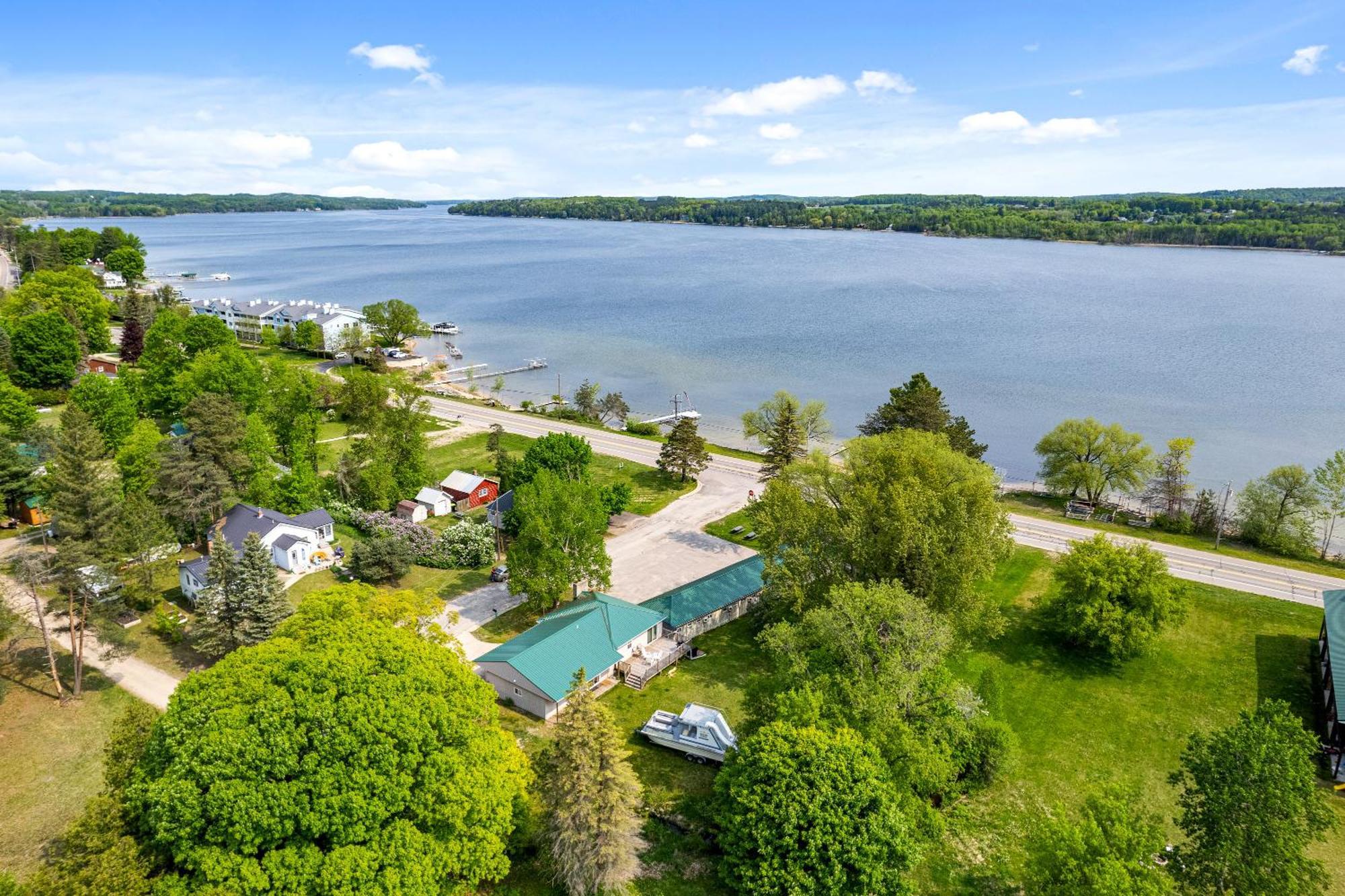 South Arm Retreats Motel East Jordan Eksteriør bilde
