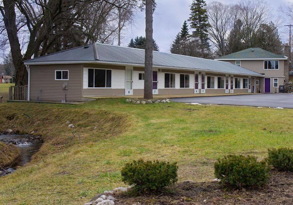 South Arm Retreats Motel East Jordan Eksteriør bilde