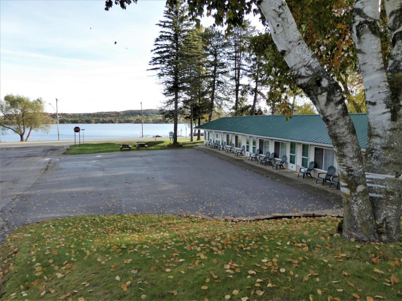 South Arm Retreats Motel East Jordan Eksteriør bilde
